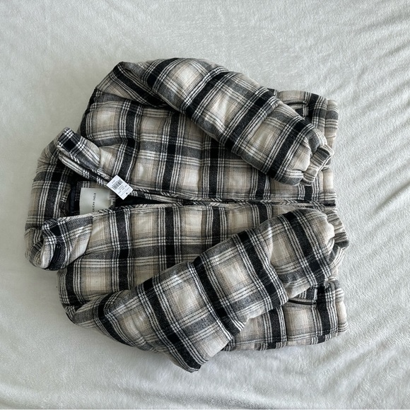 American Eagle Puffer Coat - Picture 9 of 9